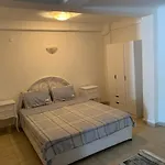Alp Hotel *