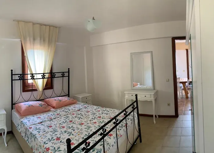 Alp Hotel *